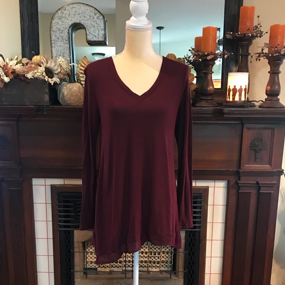 ⭐️ Burgundy Shirt - Picture 1 of 2